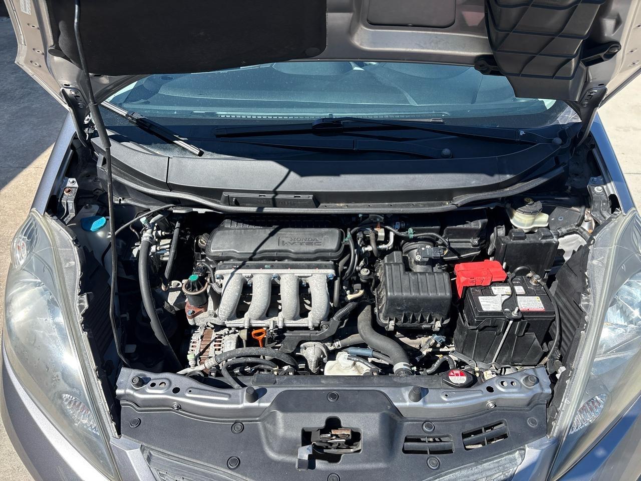 Honda Fit 5-Speed AT 2009