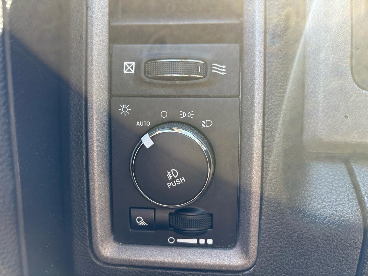 RAM 1500 Classic Tradesman Quad Cab 4WD 2019