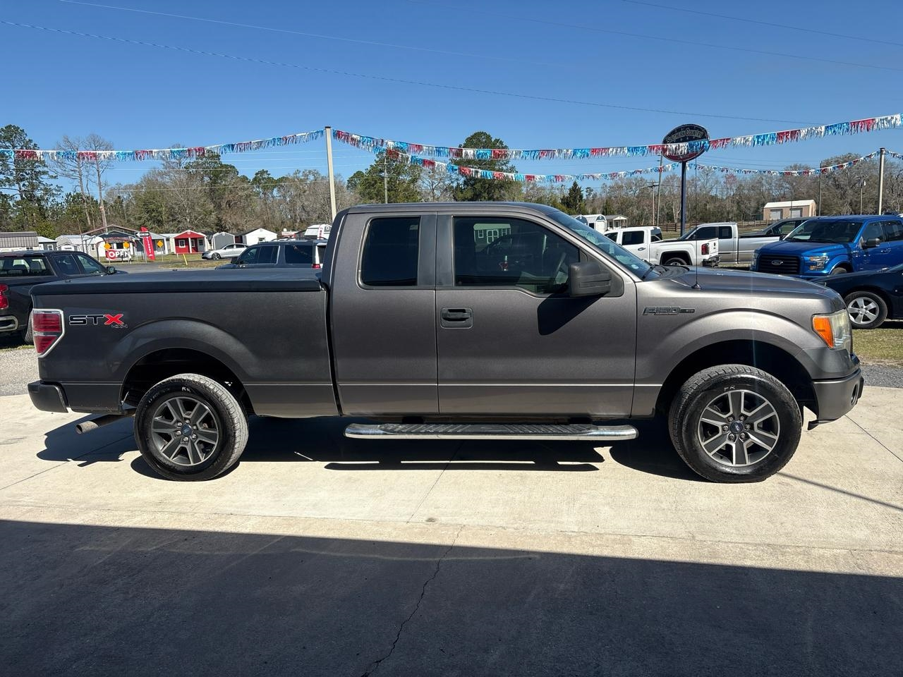 Ford F-150 XL SuperCab 8-ft. Bed 4WD 2010