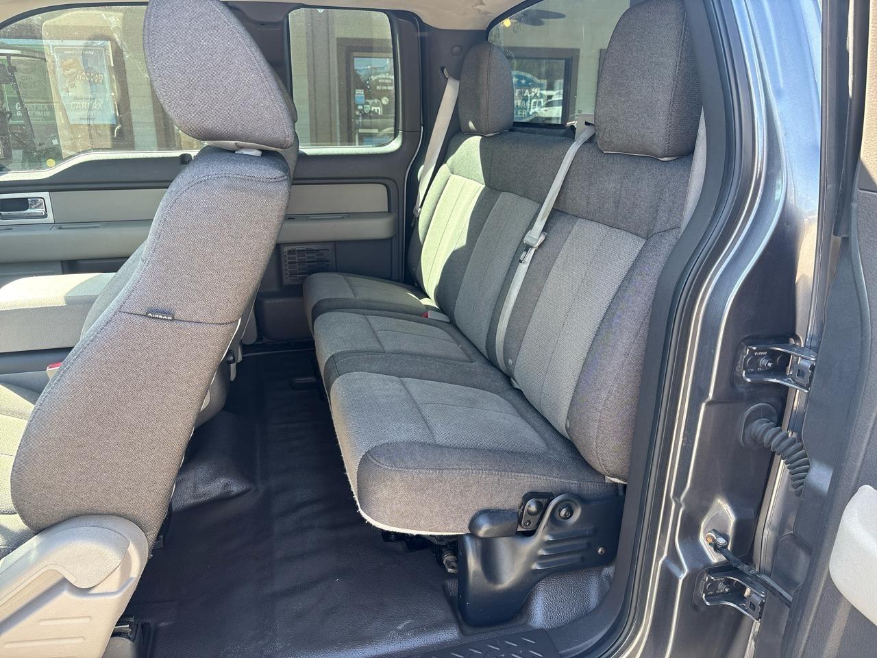 Ford F-150 XL SuperCab 8-ft. Bed 4WD 2010