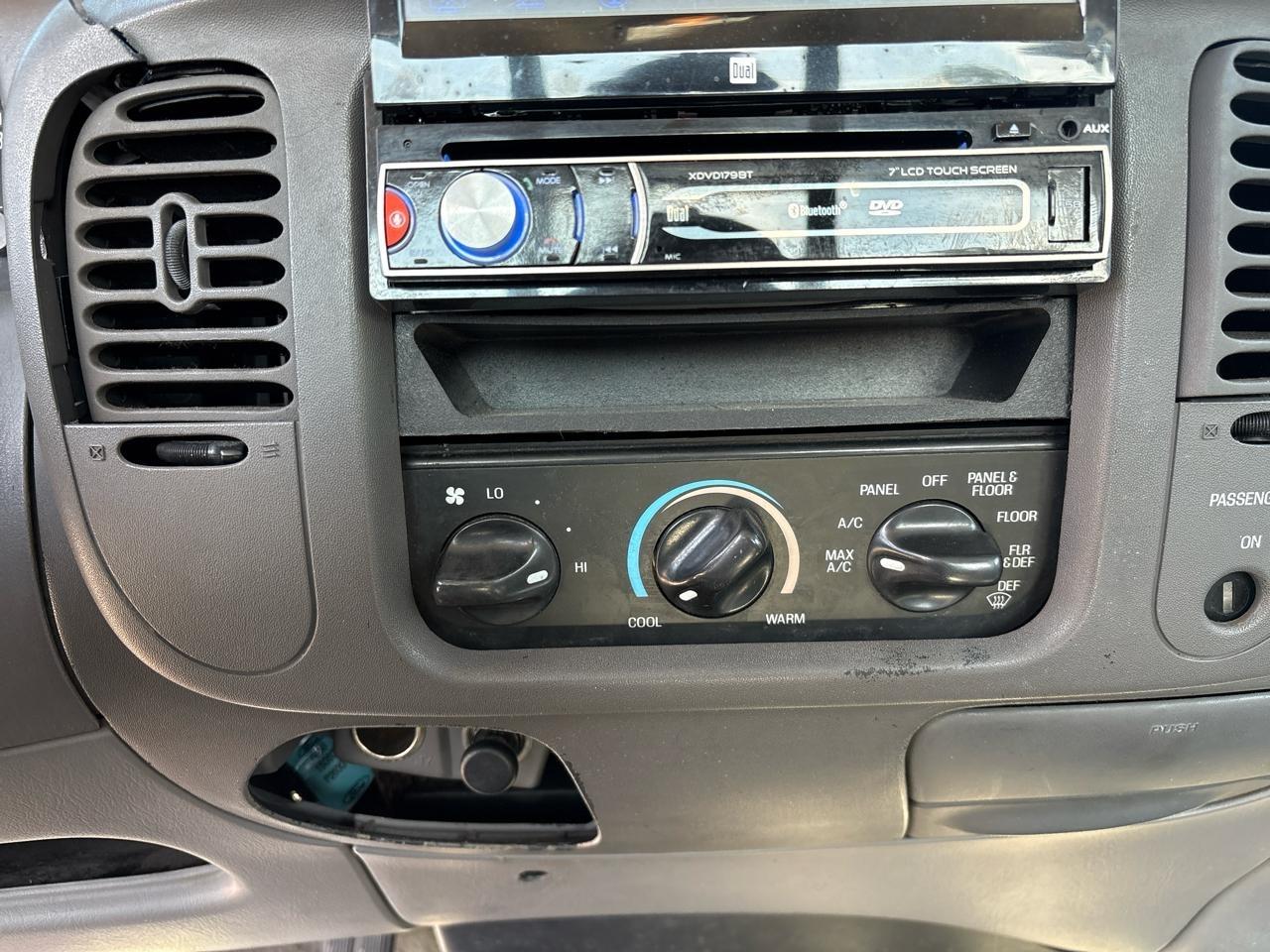 Ford F-150 XL Reg. Cab Long Bed 2WD 1998