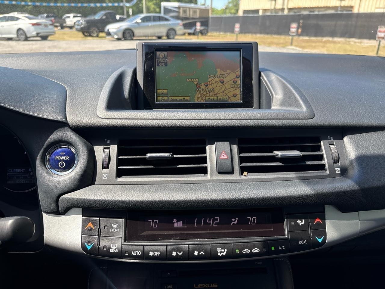 Lexus CT 200h Premium 2012