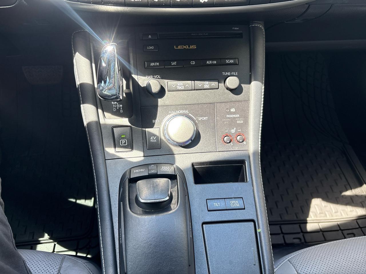 Lexus CT 200h Premium 2012