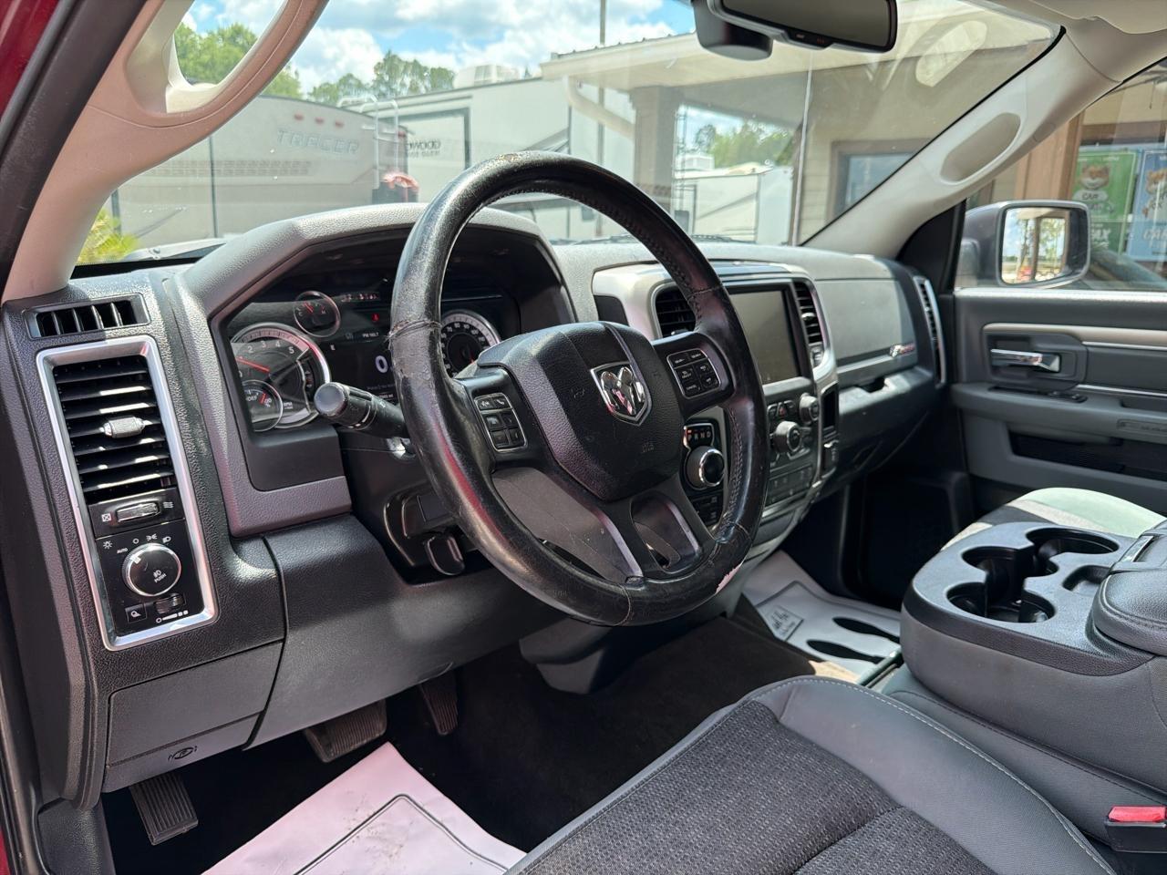 RAM 1500 SLT Crew Cab LWB 4WD 2016