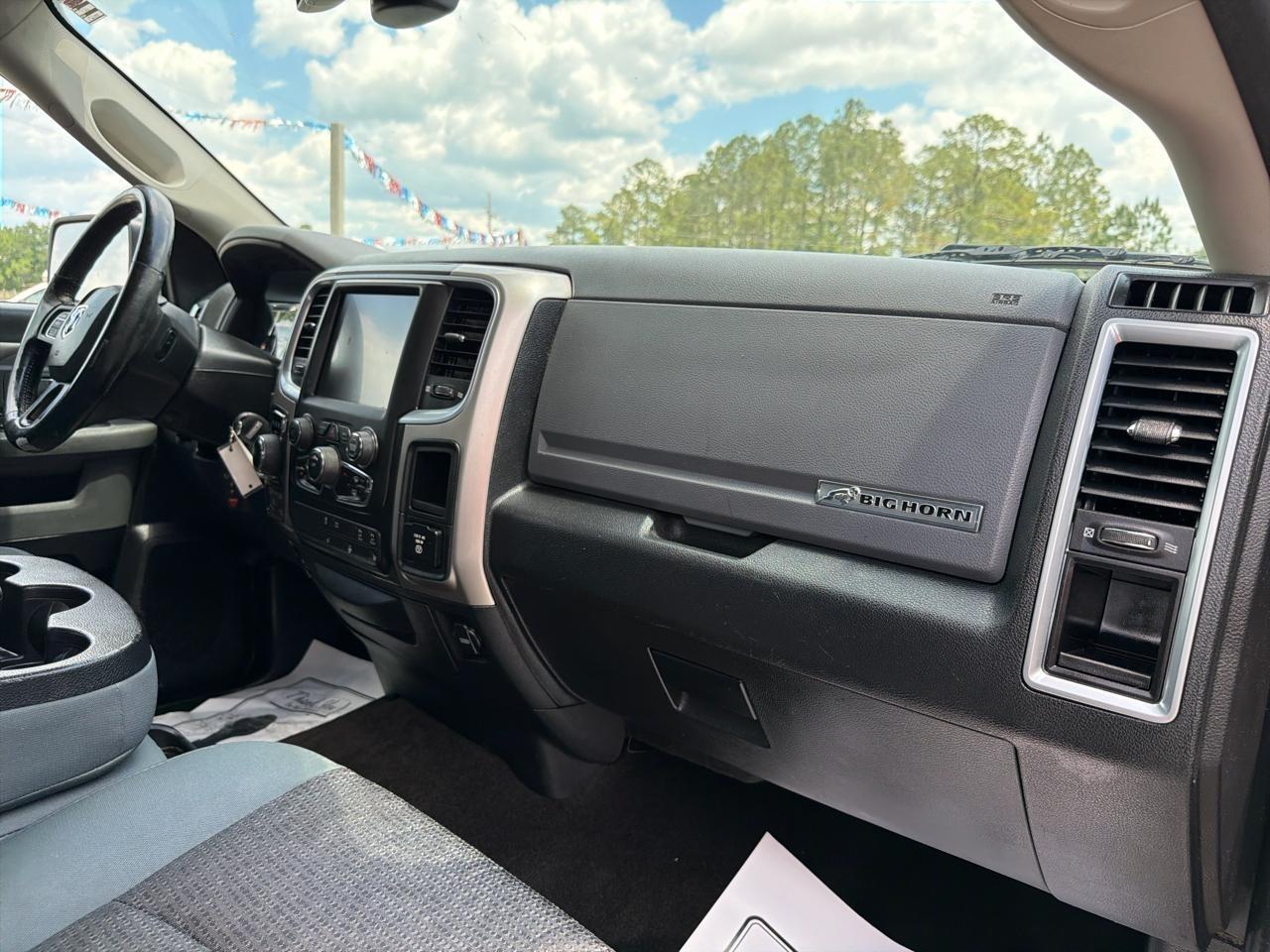 RAM 1500 SLT Crew Cab LWB 4WD 2016