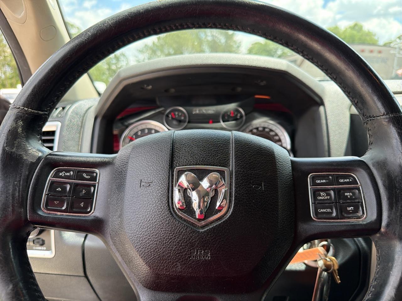 RAM 1500 SLT Crew Cab LWB 4WD 2016