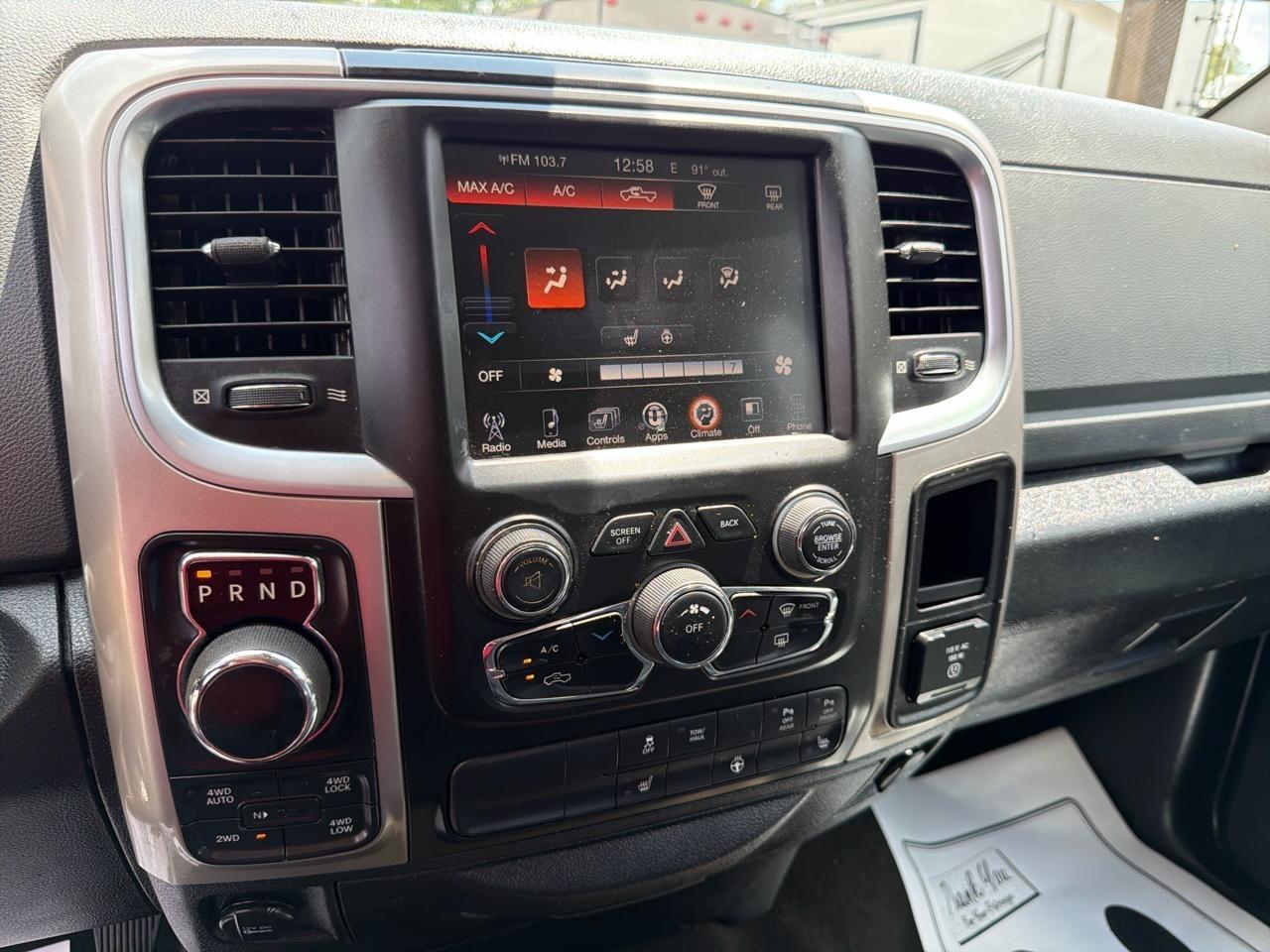 RAM 1500 SLT Crew Cab LWB 4WD 2016