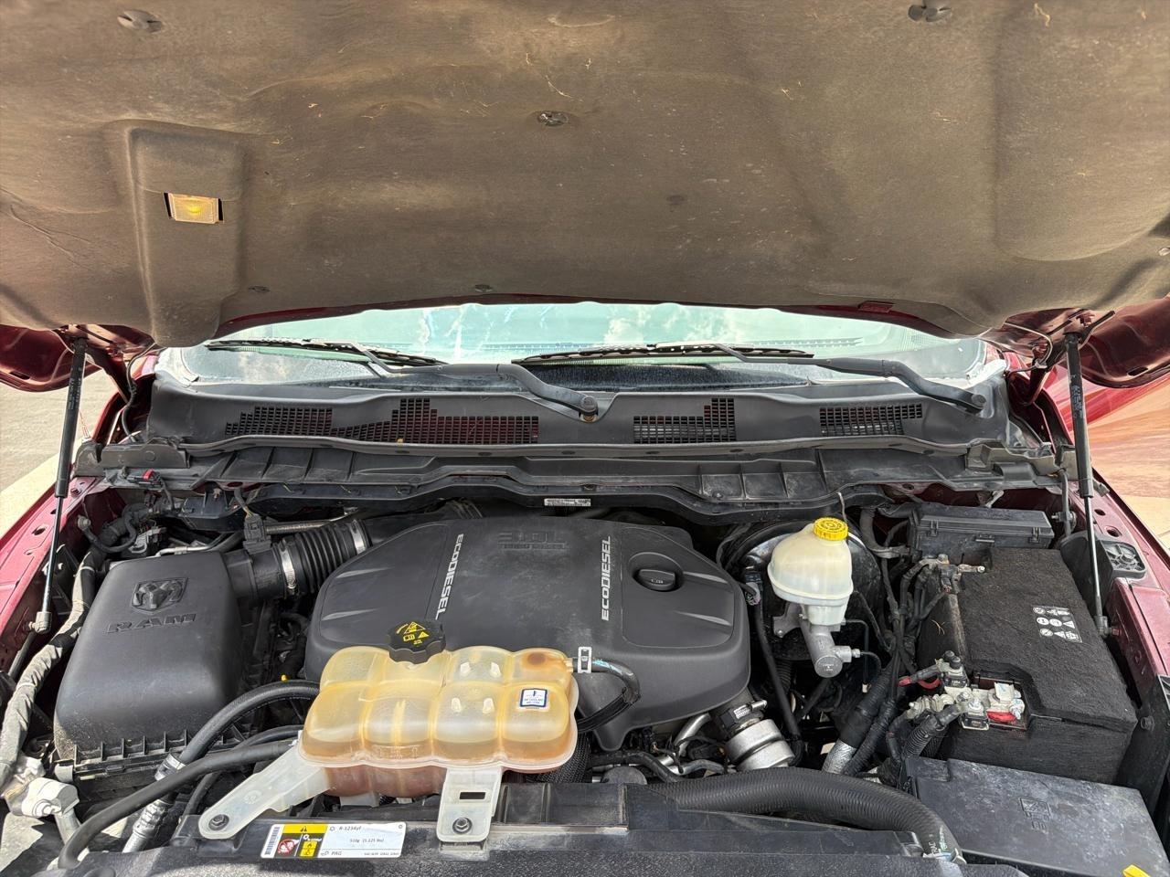 RAM 1500 SLT Crew Cab LWB 4WD 2016