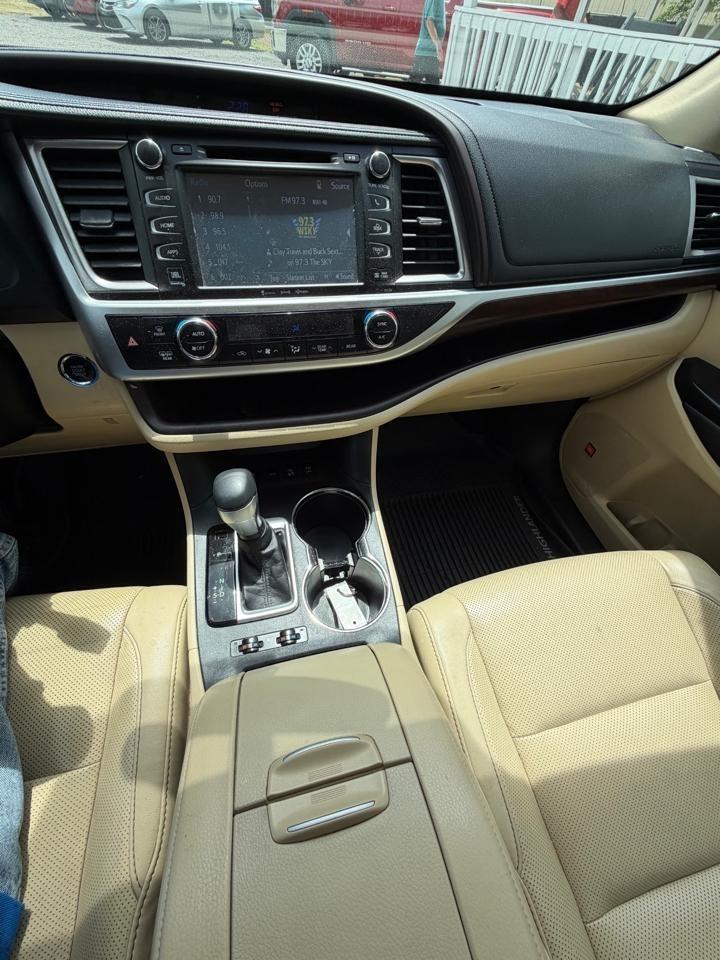 Toyota Highlander Limited AWD V6 2016