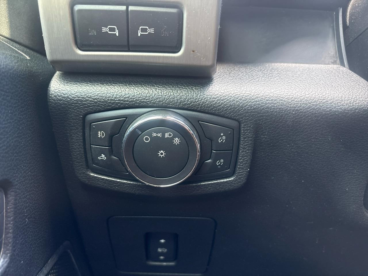 Ford F-150 Platinum SuperCrew 6.5-ft. Bed 4WD 2016