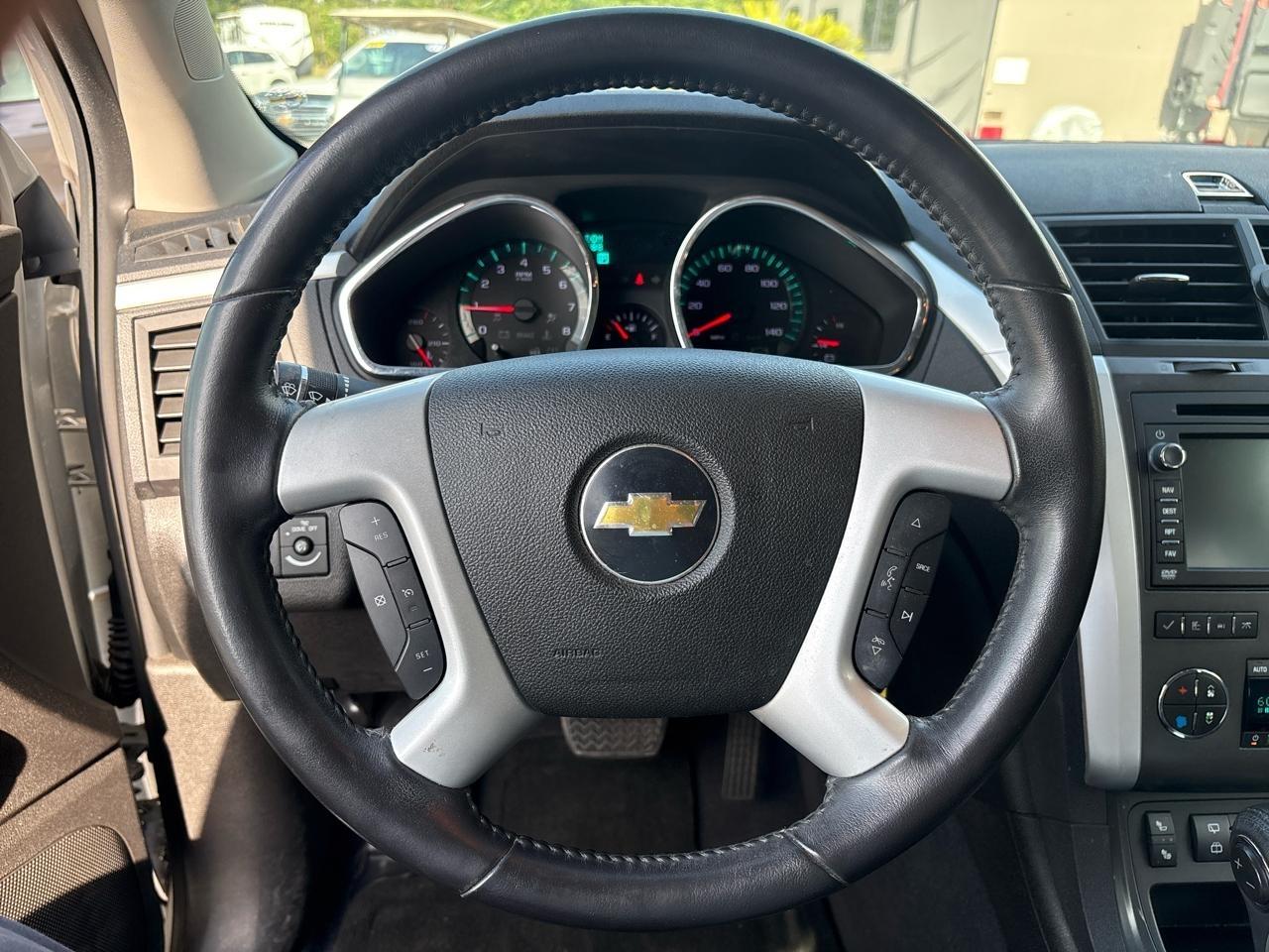 Chevrolet Traverse 2LT FWD 2011