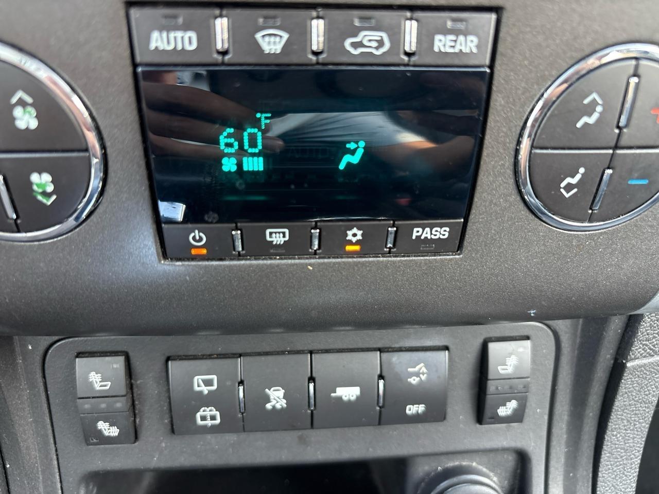 Chevrolet Traverse 2LT FWD 2011