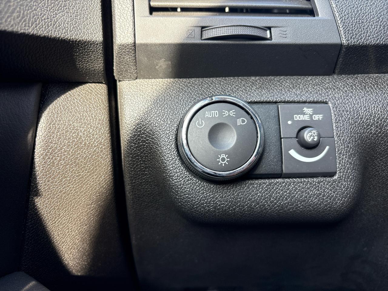 Chevrolet Traverse 2LT FWD 2011