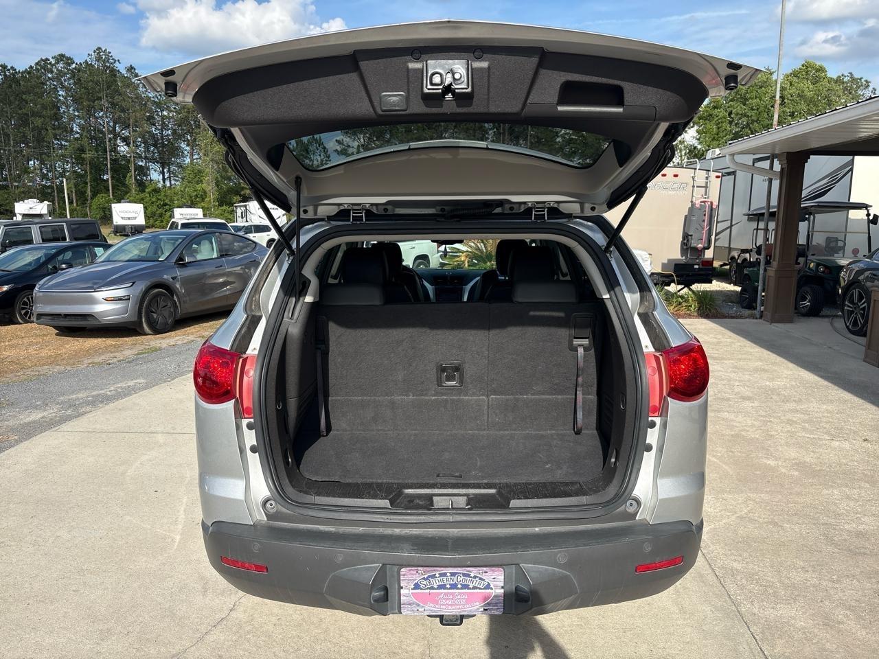 Chevrolet Traverse 2LT FWD 2011