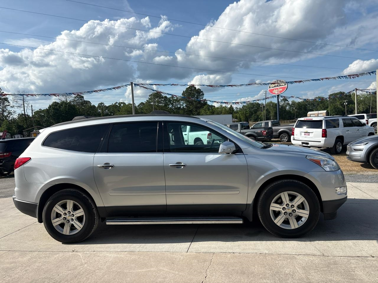 Chevrolet Traverse 2LT FWD 2011