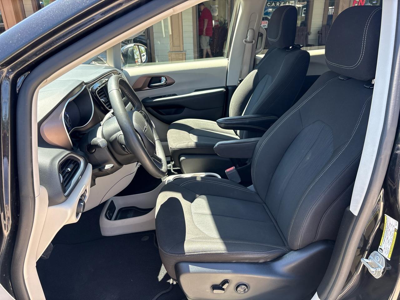Chrysler Voyager LX 2023