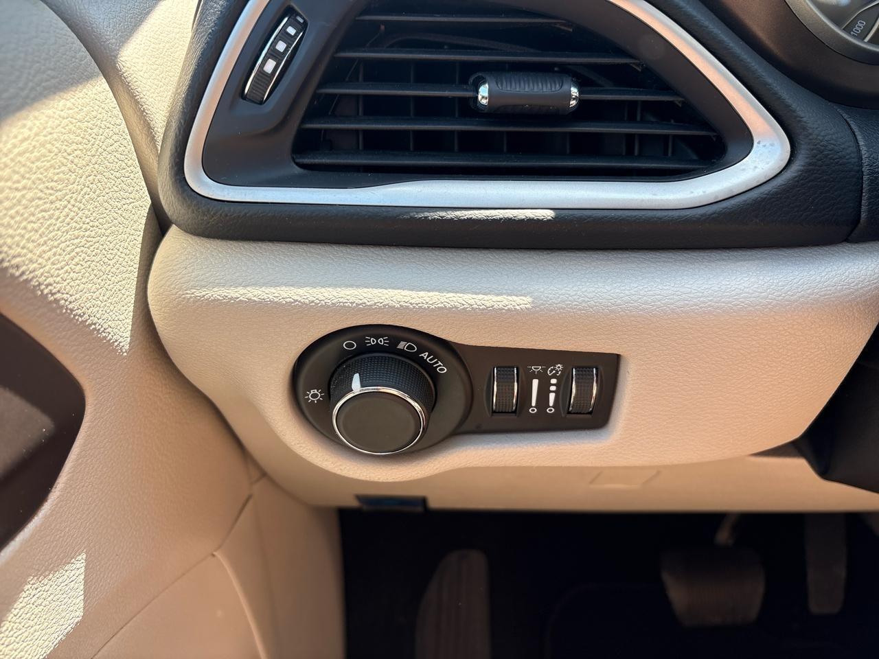 Chrysler Voyager LX 2023