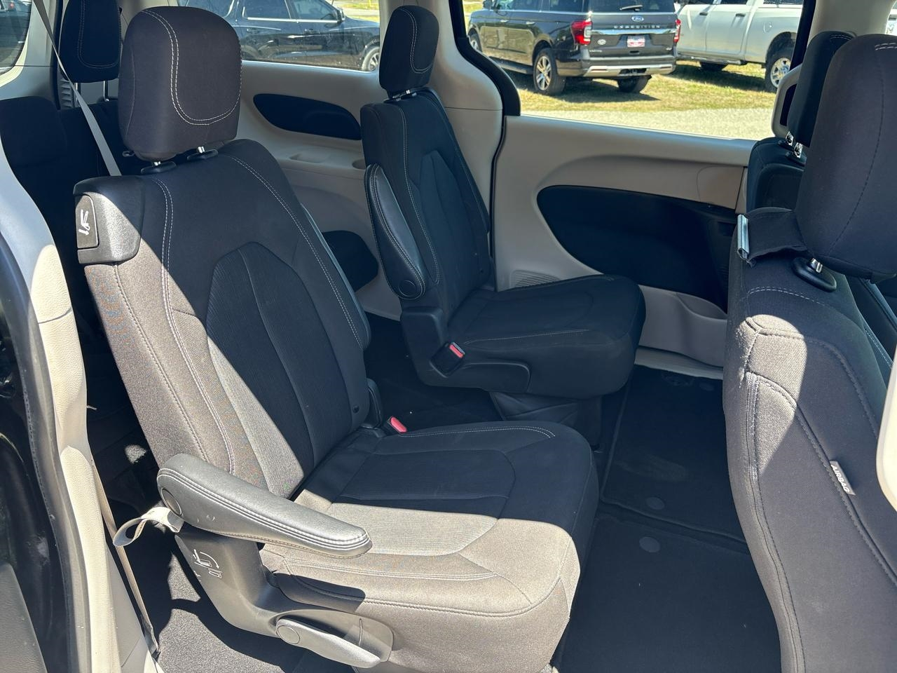 Chrysler Voyager LX 2023