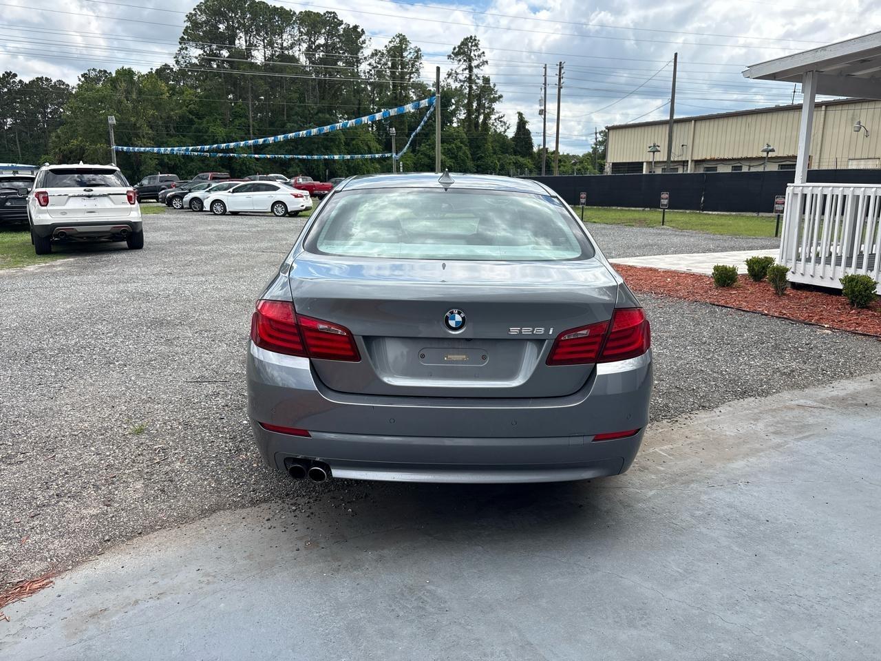BMW 5-Series 528i 2013