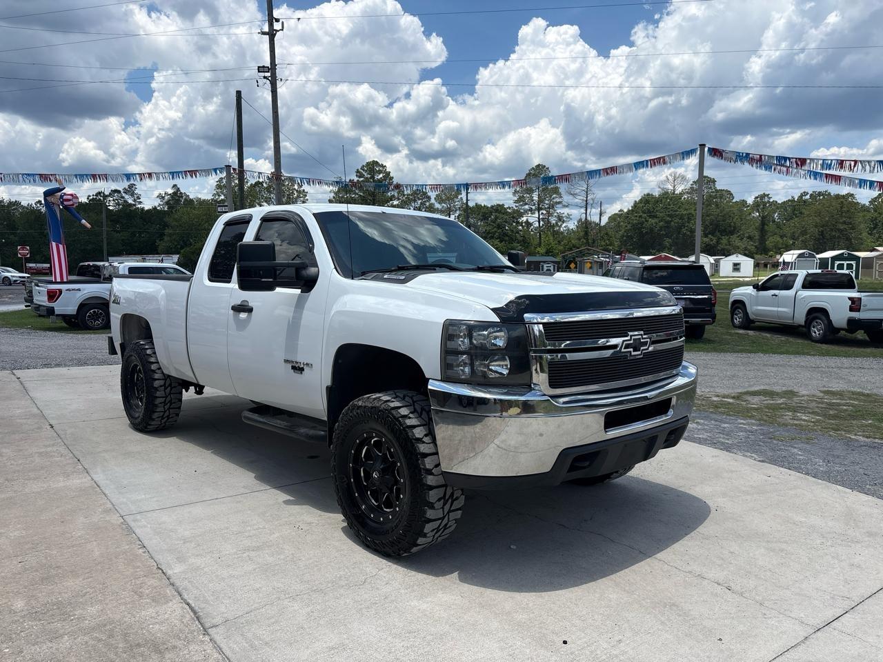Chevrolet Silverado 2500HD Work Truck Ext. Cab 4WD 2011