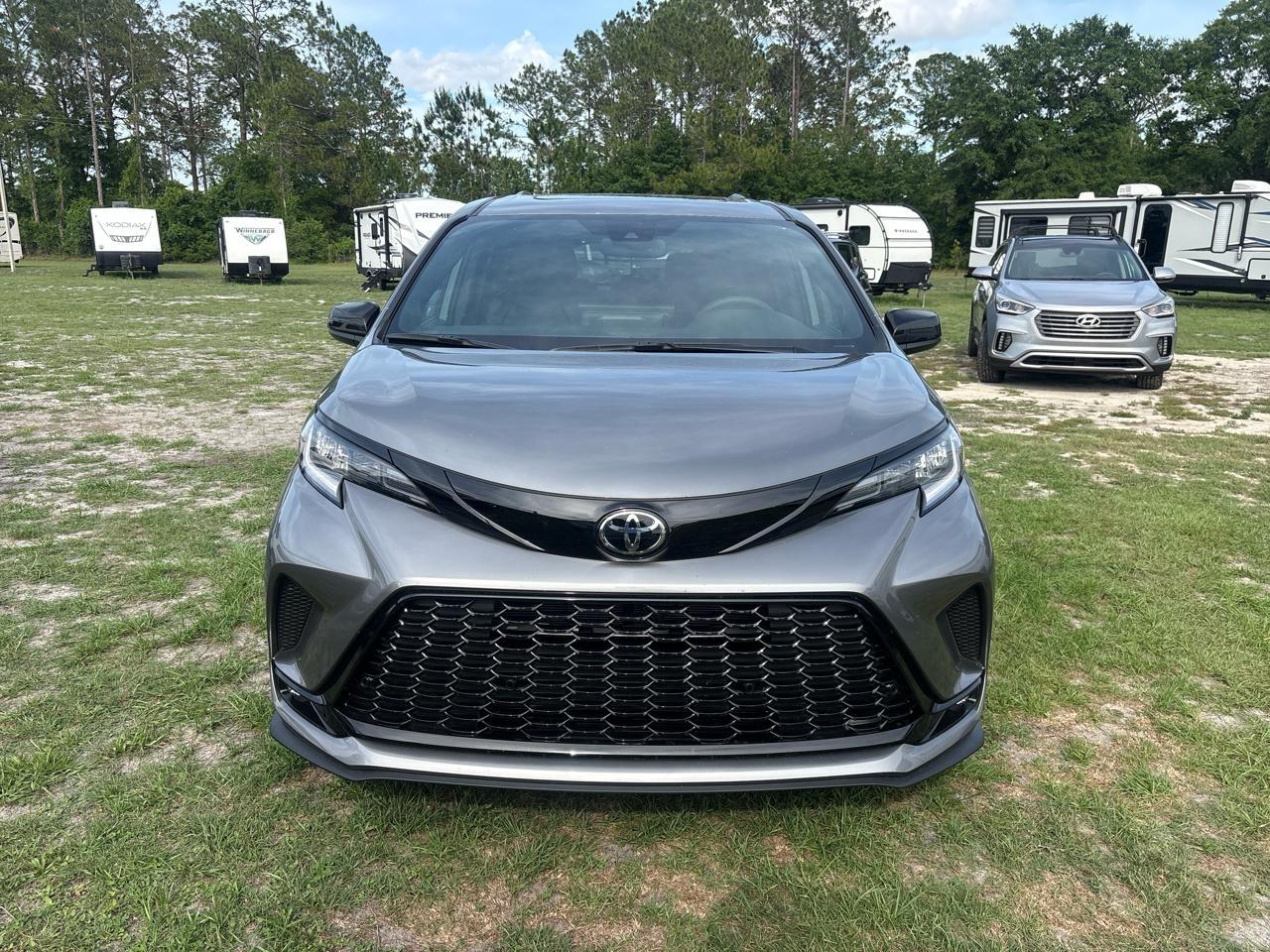 Toyota Sienna XSE 7-Passenger AWD 2026