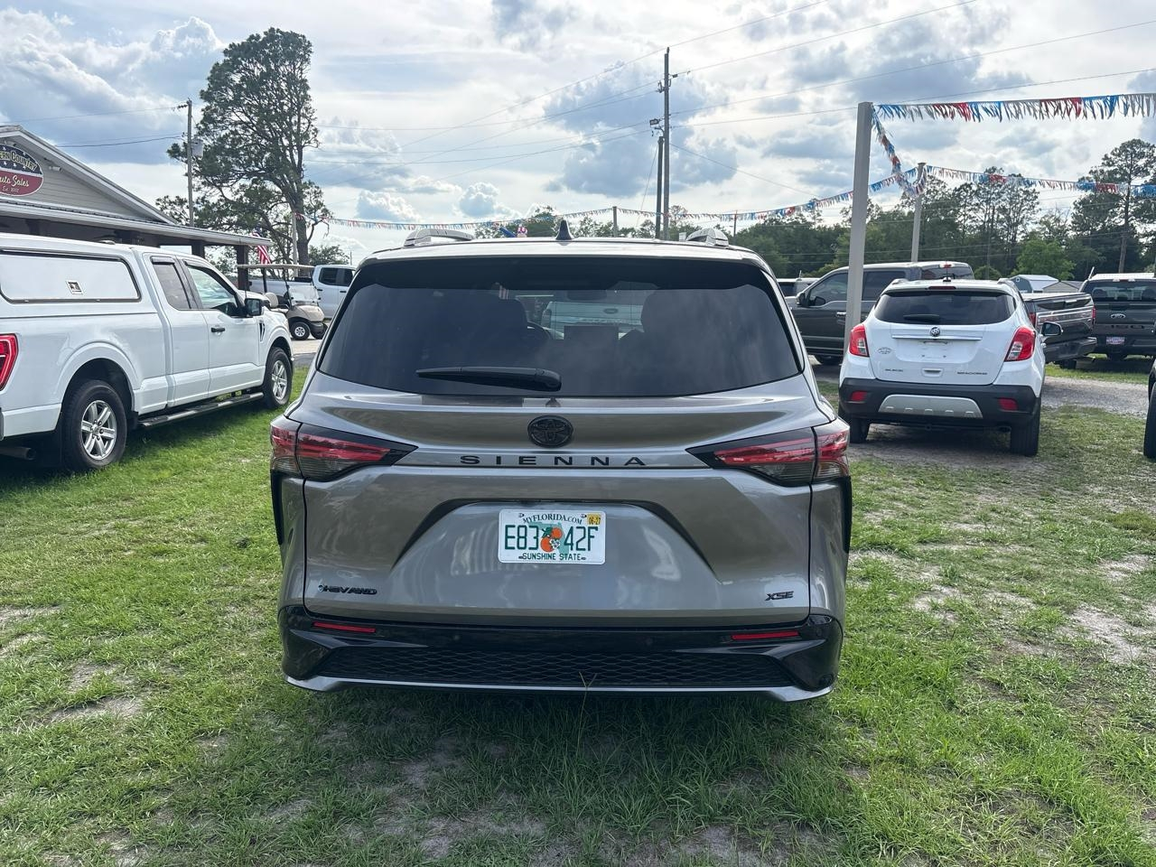 Toyota Sienna XSE 7-Passenger AWD 2026