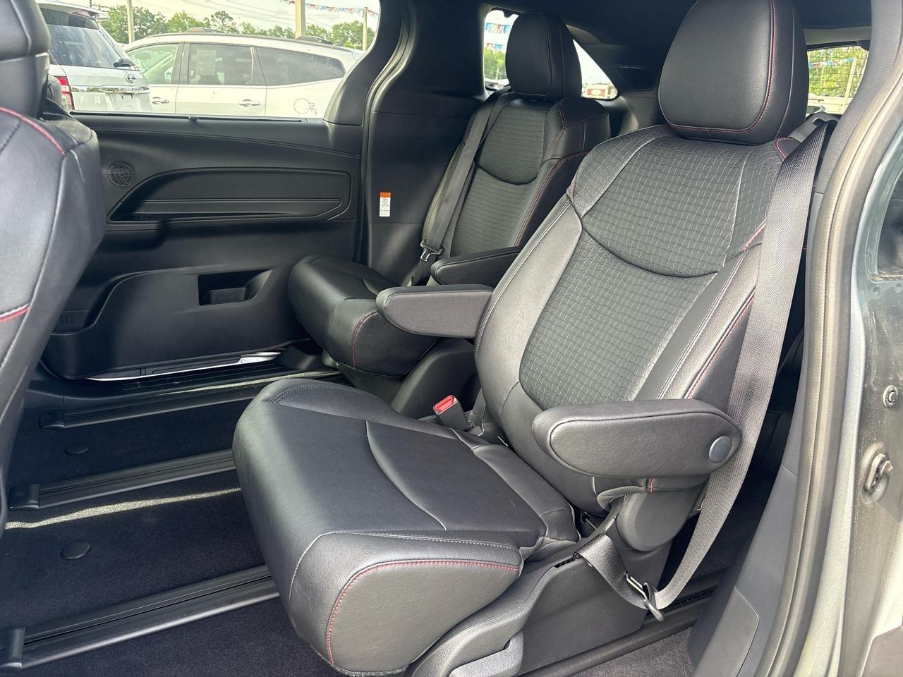 Toyota Sienna XSE 7-Passenger AWD 2026