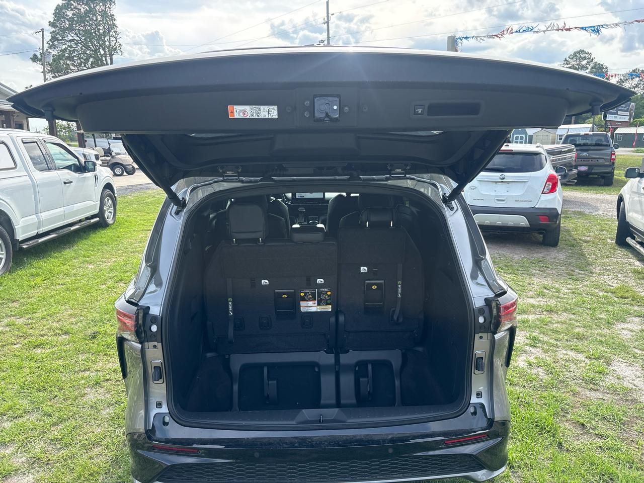 Toyota Sienna XSE 7-Passenger AWD 2026