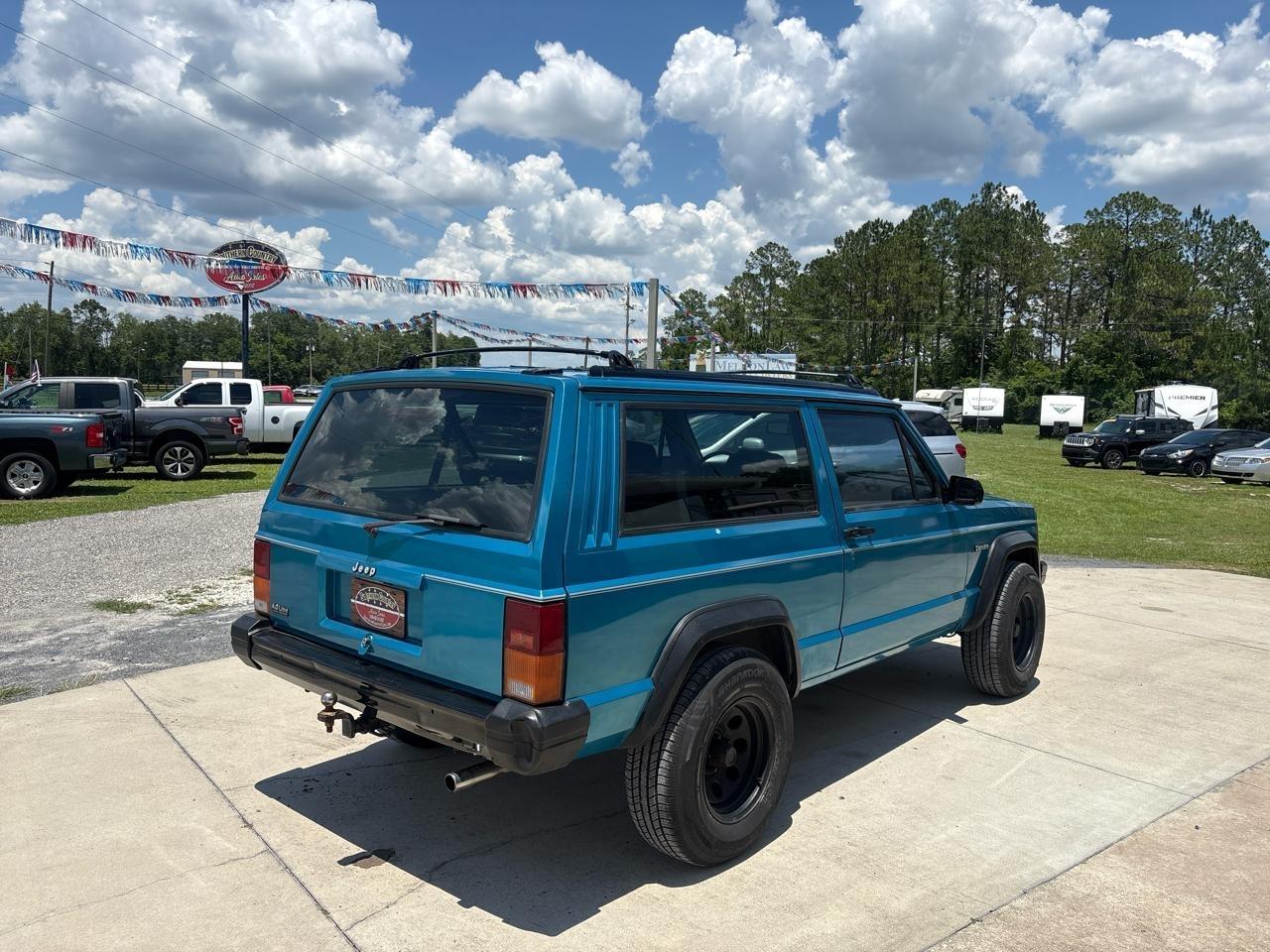 Jeep Cherokee SE 2-Door 2WD 1994