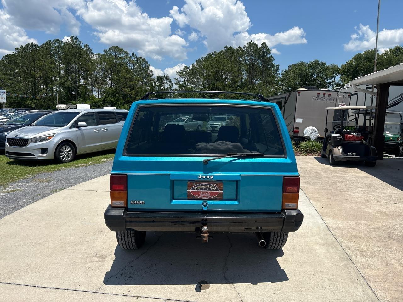 Jeep Cherokee SE 2-Door 2WD 1994