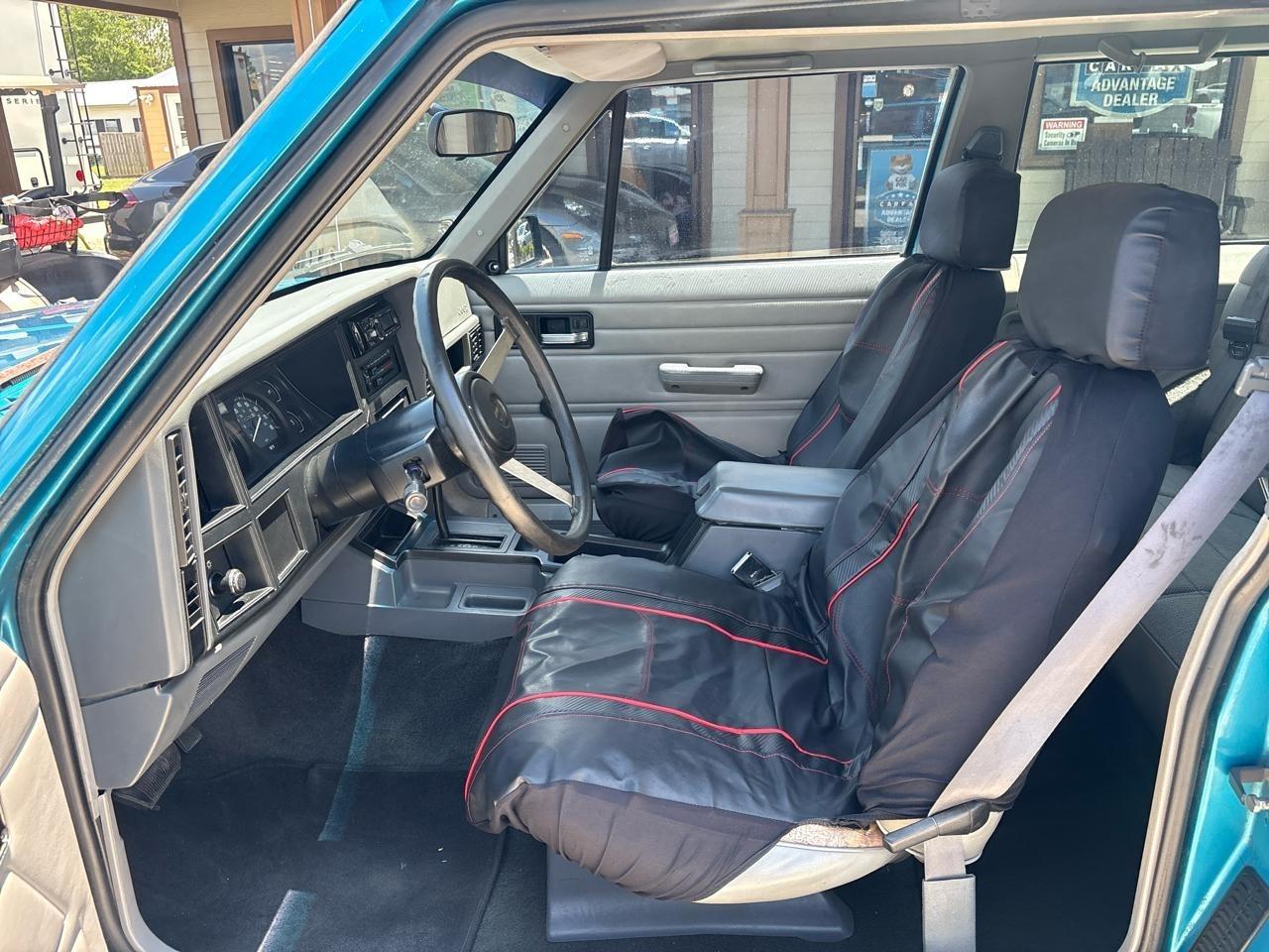 Jeep Cherokee SE 2-Door 2WD 1994