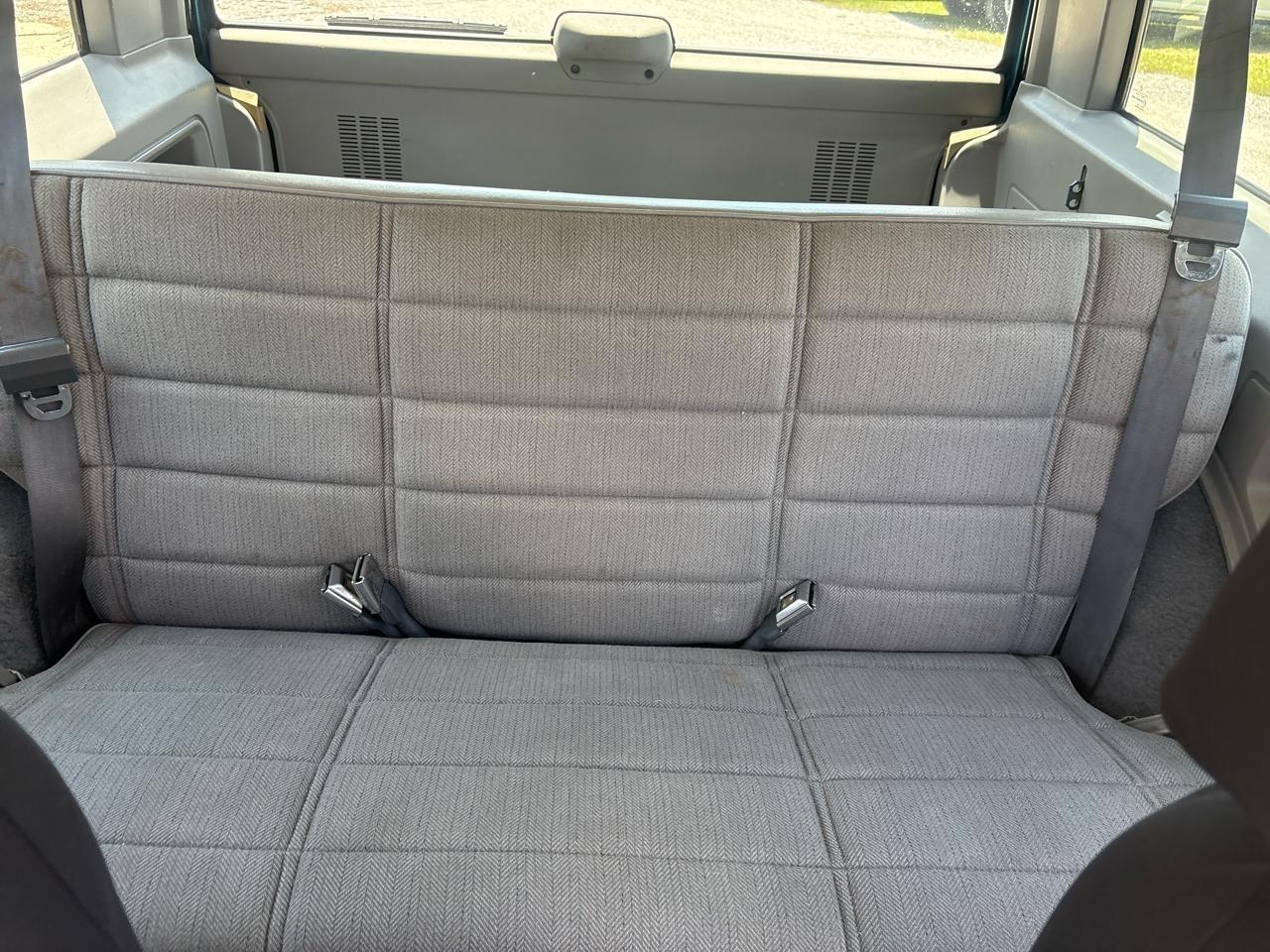 Jeep Cherokee SE 2-Door 2WD 1994