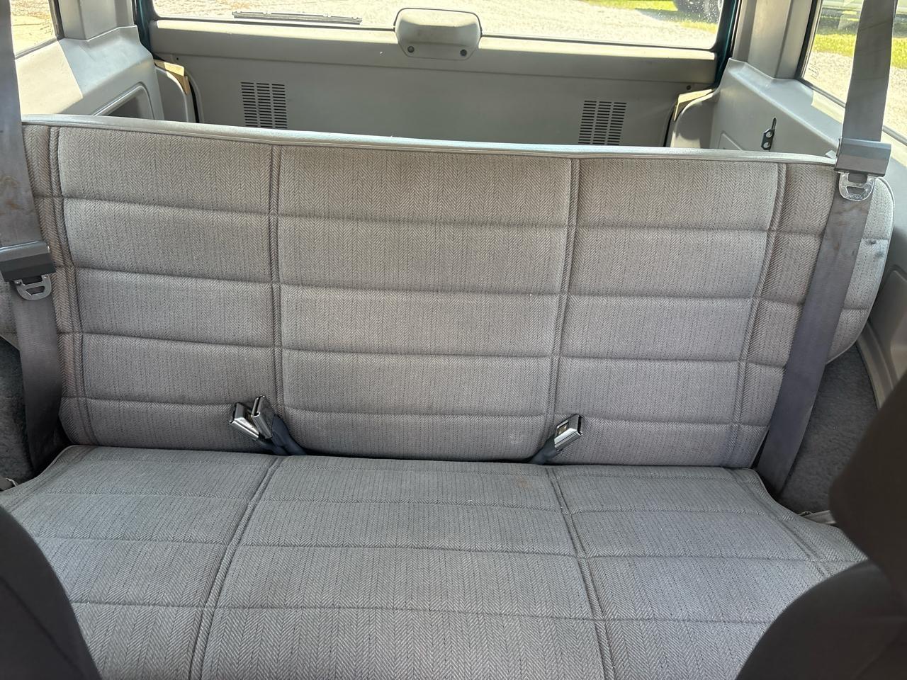 Jeep Cherokee SE 2-Door 2WD 1994