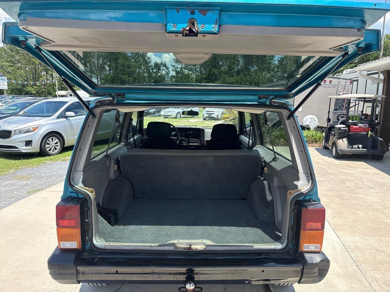 Jeep Cherokee SE 2-Door 2WD 1994
