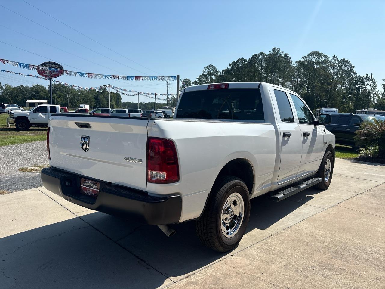 RAM 1500 Classic Tradesman Quad Cab 4WD 2024