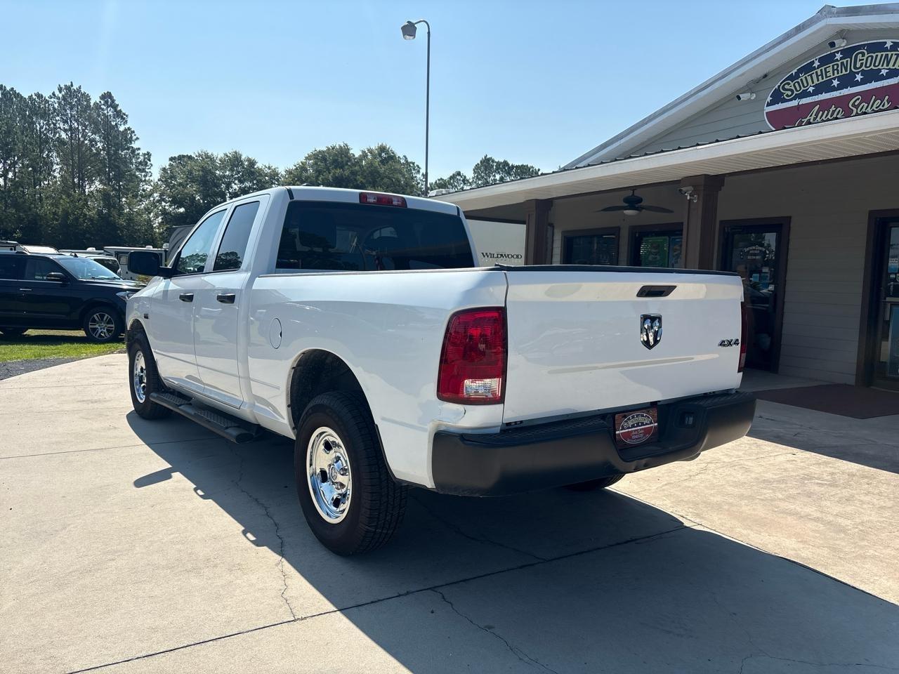 RAM 1500 Classic Tradesman Quad Cab 4WD 2024