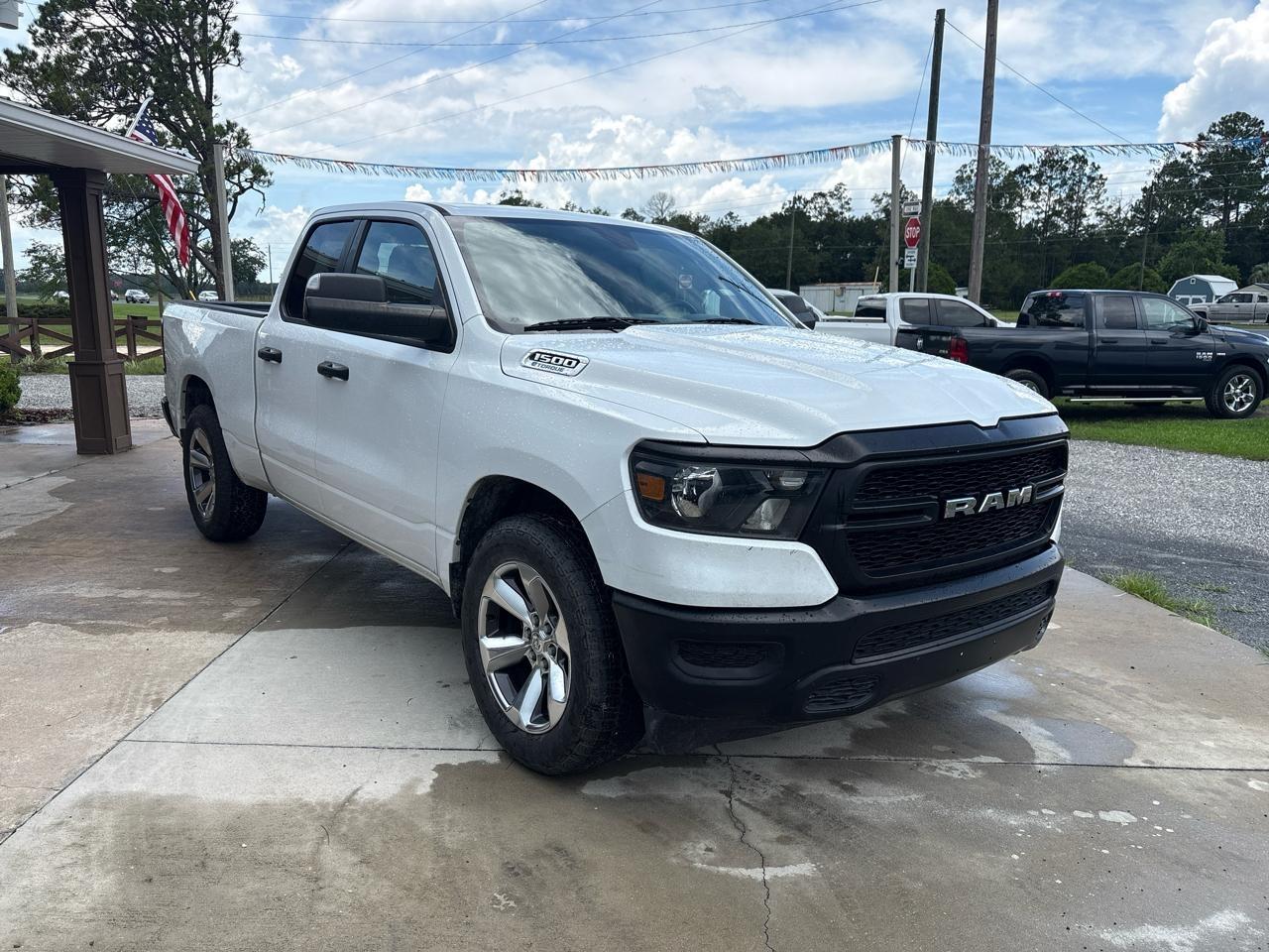 RAM 1500 Tradesman Quad Cab 2WD 2023