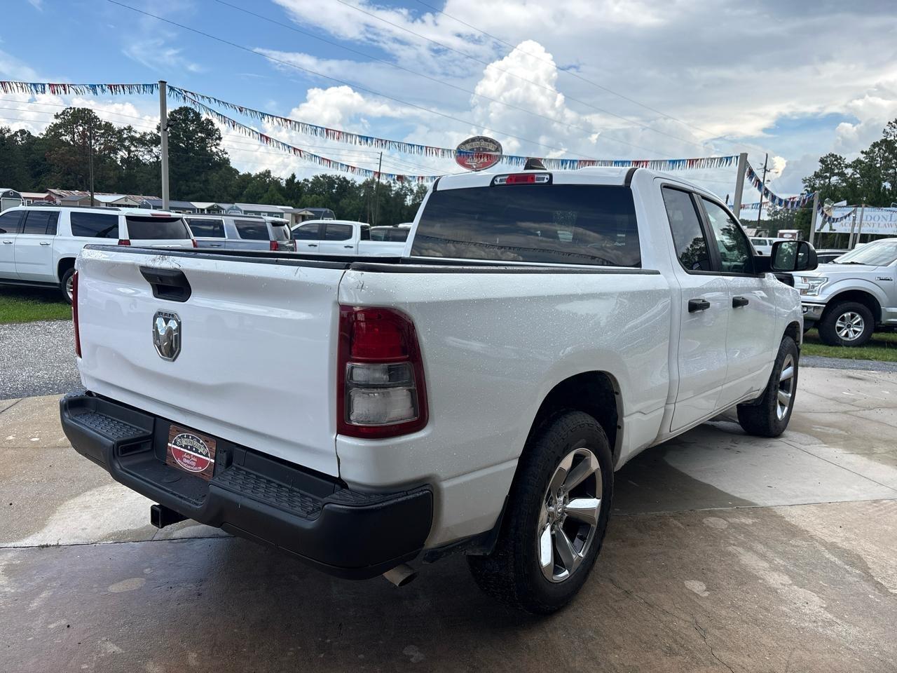 RAM 1500 Tradesman Quad Cab 2WD 2023