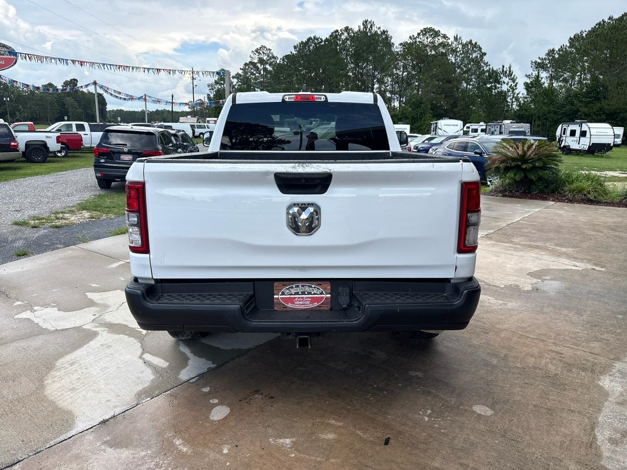 RAM 1500 Tradesman Quad Cab 2WD 2023