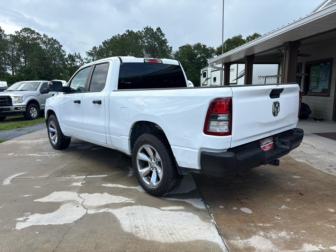 RAM 1500 Tradesman Quad Cab 2WD 2023