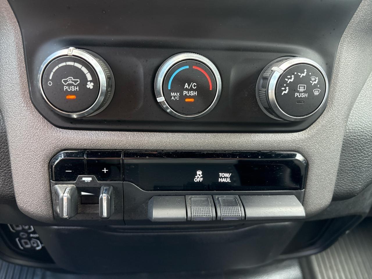 RAM 1500 Tradesman Quad Cab 2WD 2023