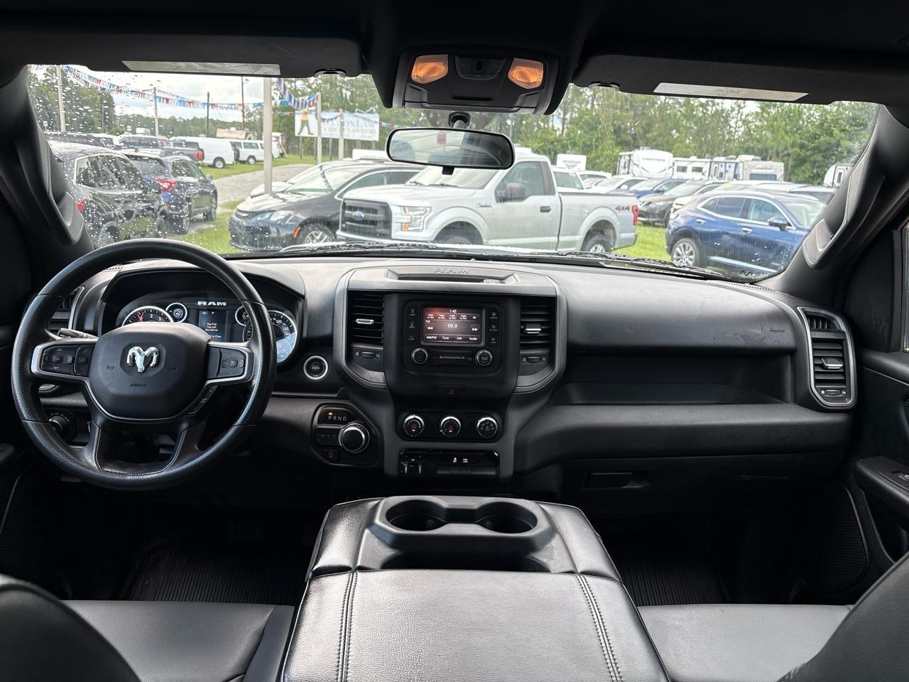 RAM 1500 Tradesman Quad Cab 2WD 2023