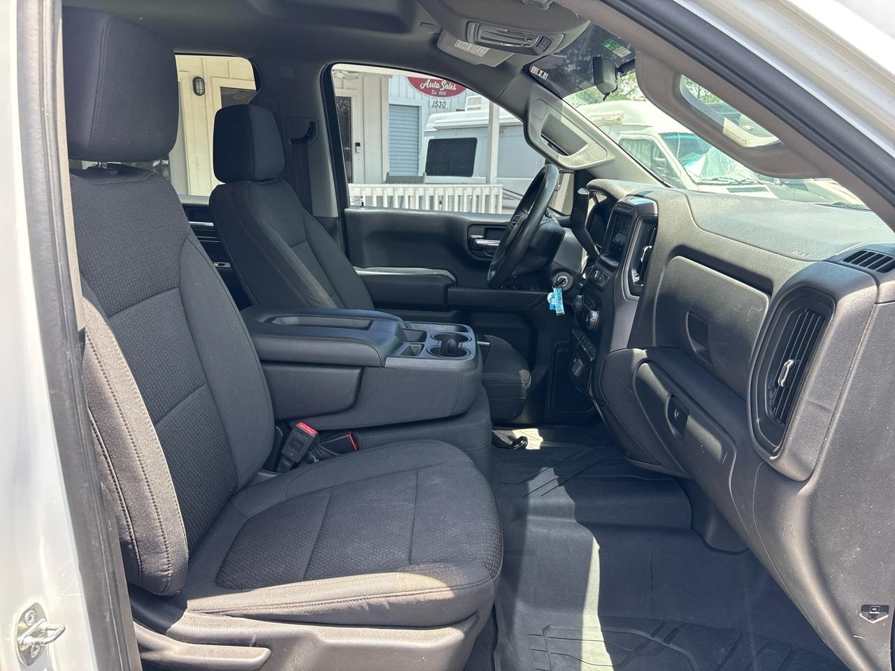 Chevrolet Silverado 1500 Custom Crew Cab Long Box 2WD 2020