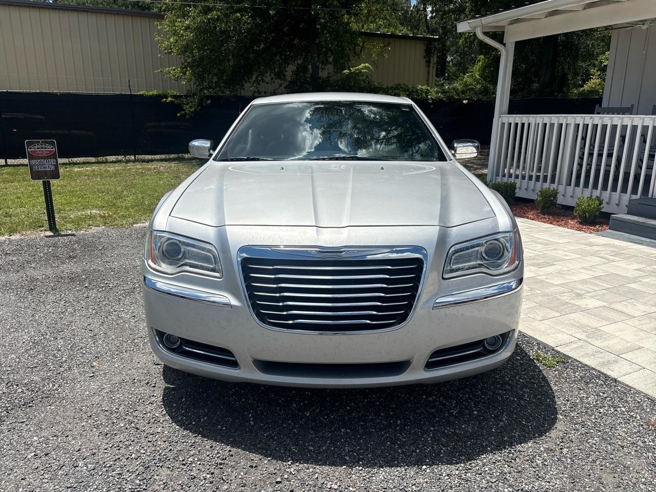 Chrysler 300 Limited RWD 2011