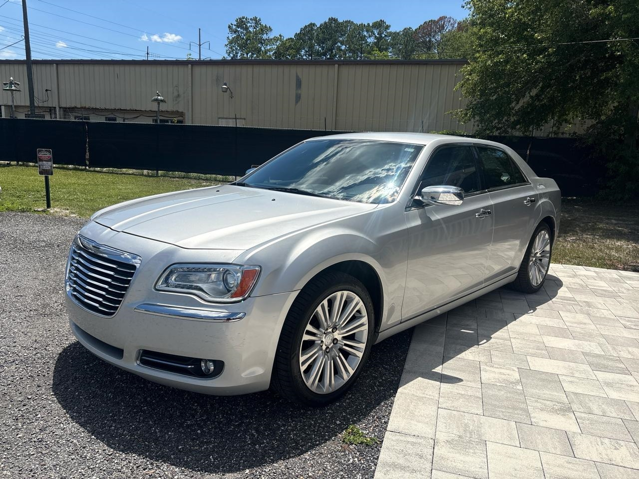 Chrysler 300 Limited RWD 2011