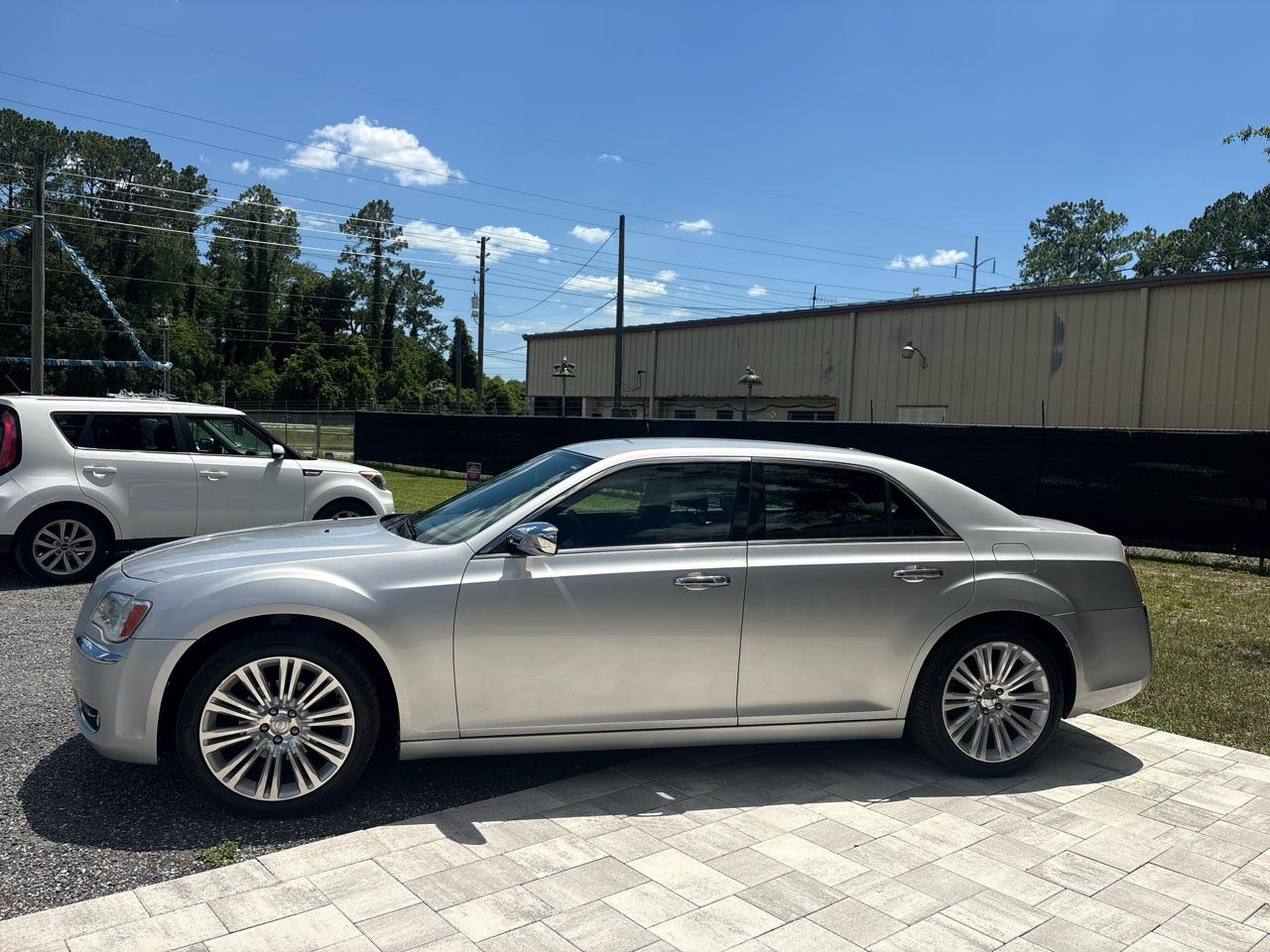 Chrysler 300 Limited RWD 2011