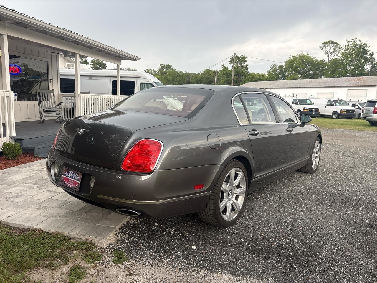 Bentley Continental Flying Spur Sedan 2009