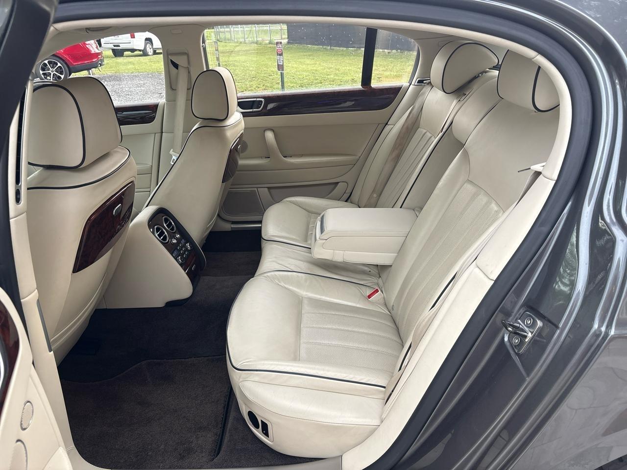 Bentley Continental Flying Spur Sedan 2009