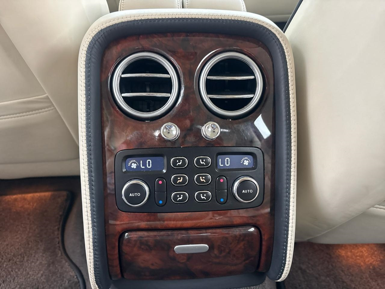 Bentley Continental Flying Spur Sedan 2009