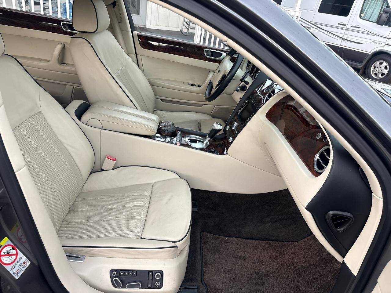 Bentley Continental Flying Spur Sedan 2009